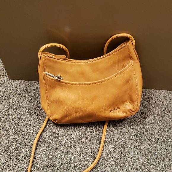 Fossil Handbags - Vintage Leather  Fossil Crossbody